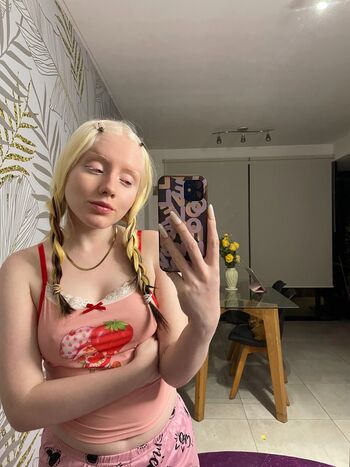 Full leaked Velvetvalen private onlyfans photo