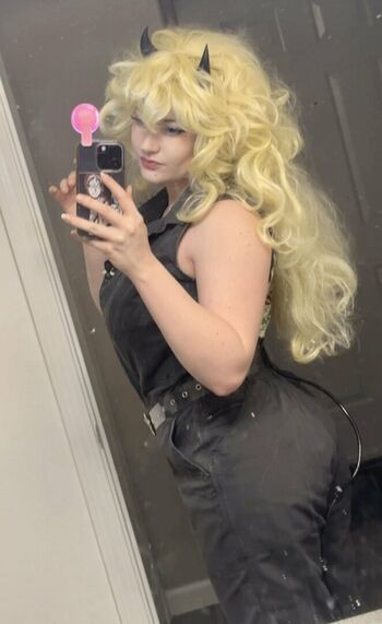 Full leaked Venom wifey page private onlyfans photo