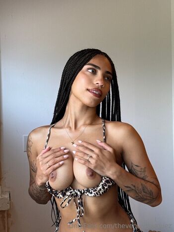 Full leaked Venusmarquez private onlyfans photo