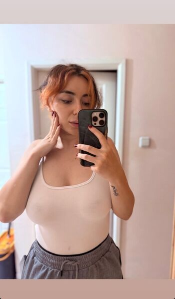 Full leaked Vibezgizem private onlyfans photo