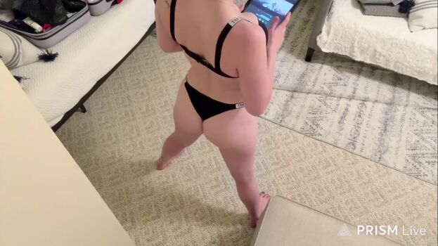 Full leaked Victoriaslaps private onlyfans photo