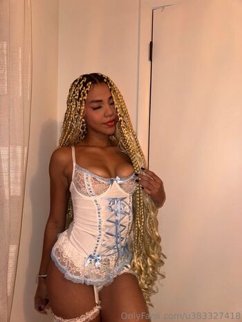 Full leaked Vikadgomez private onlyfans photo