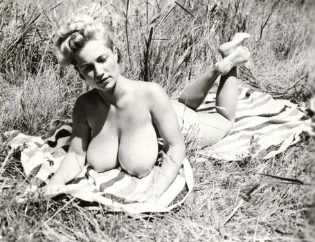 Full leaked Vintage starlets page private onlyfans photo