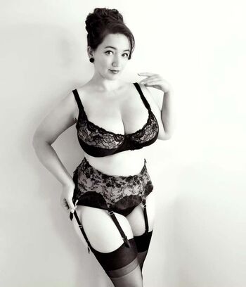 Full leaked Vintageroseelizabeth private onlyfans photo