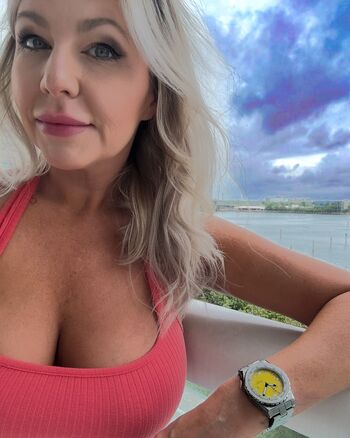 Full leaked Vinylsanddials page private onlyfans photo