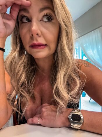 Full leaked Vinylsanddials private onlyfans photo