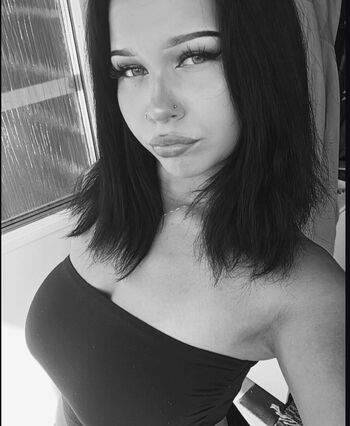 Full leaked Vivixoxoxo private onlyfans photo