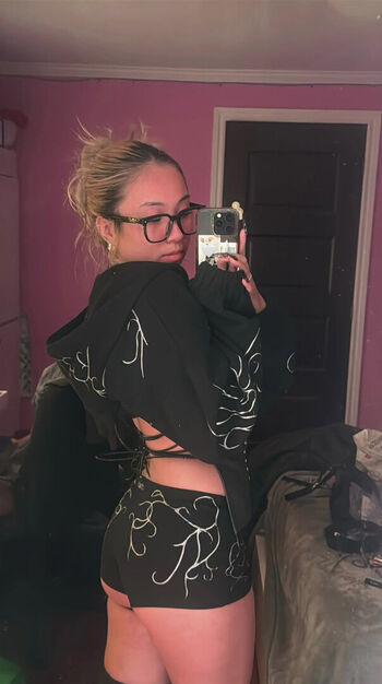 Full leaked Vivntrn abg page private onlyfans photo