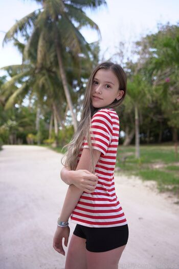 Full leaked Vixcx private onlyfans photo