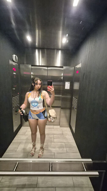 Full leaked Lindsey pelas / private onlyfans photo