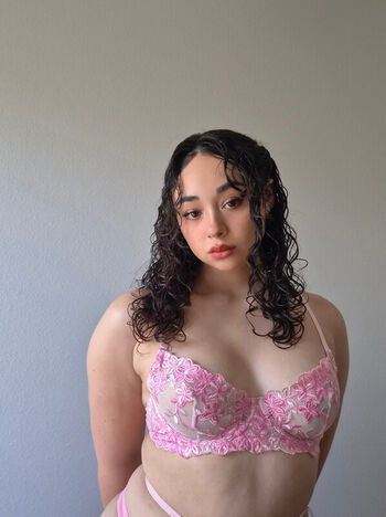 Full leaked Abi baby/ private onlyfans photo