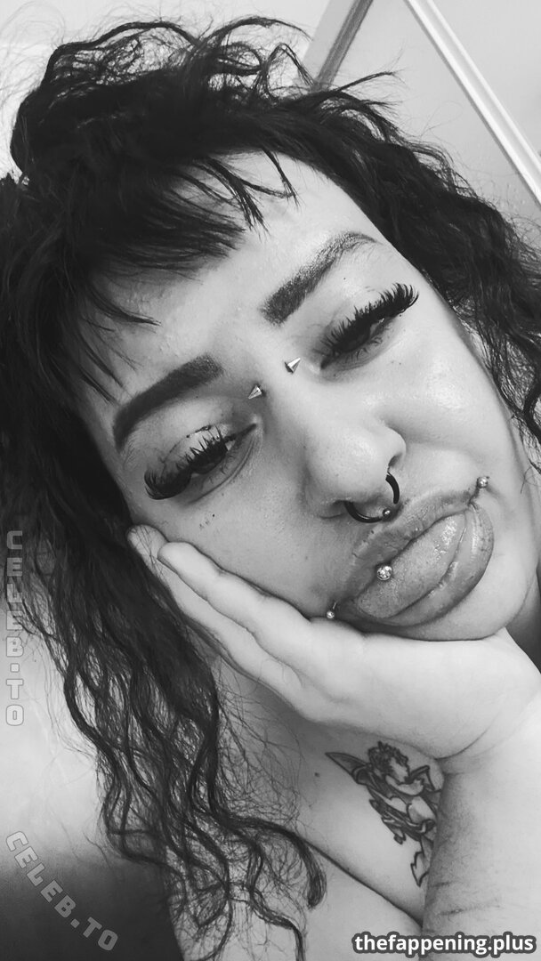 Mxmmytina / VVALENTINABONETALLI Fotografie OnlyFans Dezbrăcată #85