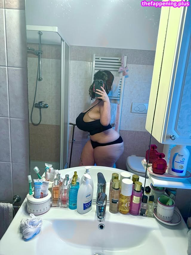 Mxmmytina / Vvalentinabonetalli Çıplak OnlyFans Fotoğrafı #191