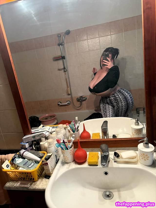 Mxmmytina / Vvalentinabonetalli Çıplak OnlyFans Fotoğrafı #196