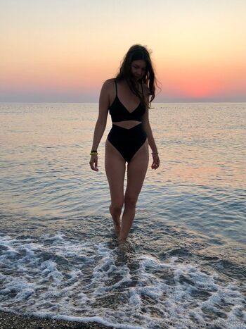 Full leaked Vvvika private onlyfans photo