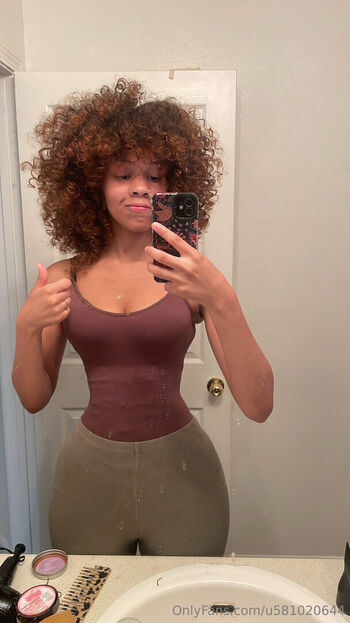 Full leaked Vxmpisariel private onlyfans photo