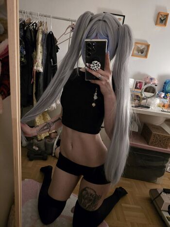 Full leaked Weeniestwee private onlyfans photo