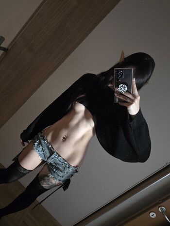 Full leaked Weeniestwee private onlyfans photo