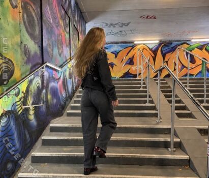 Full leaked Werdetlautmitlaura private onlyfans photo