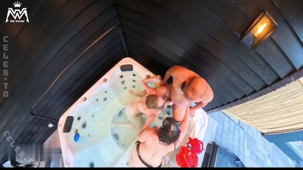 Full leaked Wet wonder private onlyfans photo