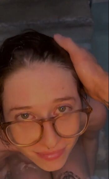 Full leaked Tate mcrae/ private onlyfans photo