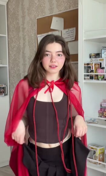 Full leaked Addison rae / private onlyfans photo