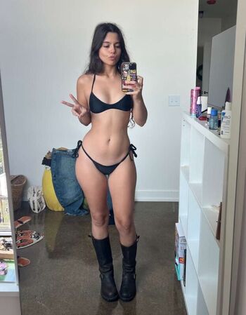 Full leaked Alexawane/ private onlyfans photo