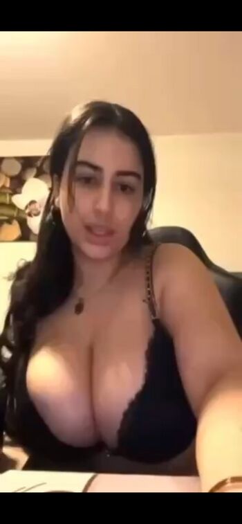 Full leaked Beyza durusu/ private onlyfans photo