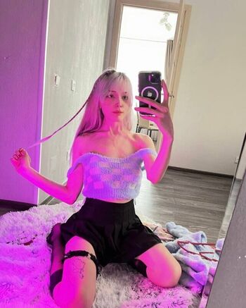 Full leaked Sariaarts/ private onlyfans photo