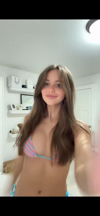 Full leaked Emily landon/ private onlyfans photo