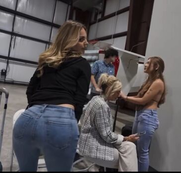 Full leaked Neutralhoneymilkers/ private onlyfans photo