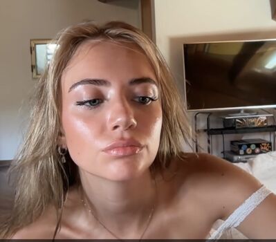 Full leaked Haley reed / private onlyfans photo