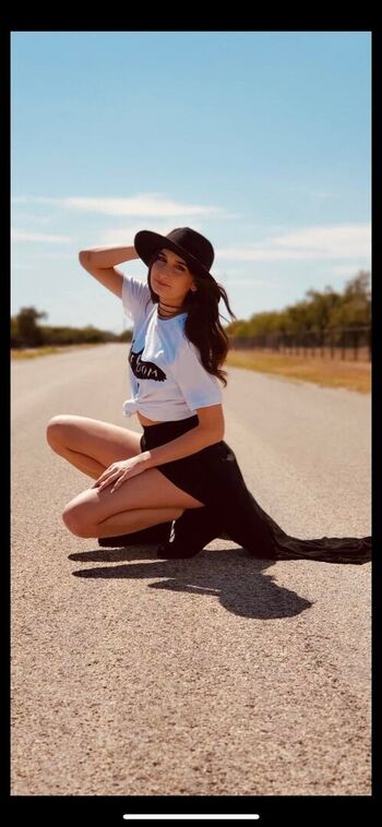 Full leaked Hollybaby/ private onlyfans photo