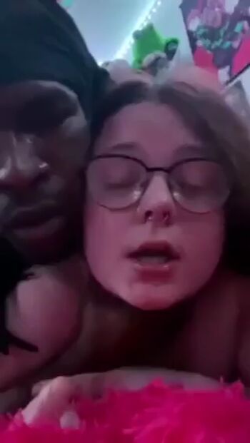 Full leaked Shaxie love/ private onlyfans photo