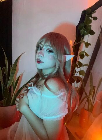 Full leaked Olyashaa/ private onlyfans photo