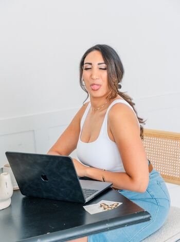 Full leaked Bettie bondage / private onlyfans photo