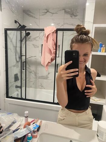 Full leaked Lara juca/ private onlyfans photo