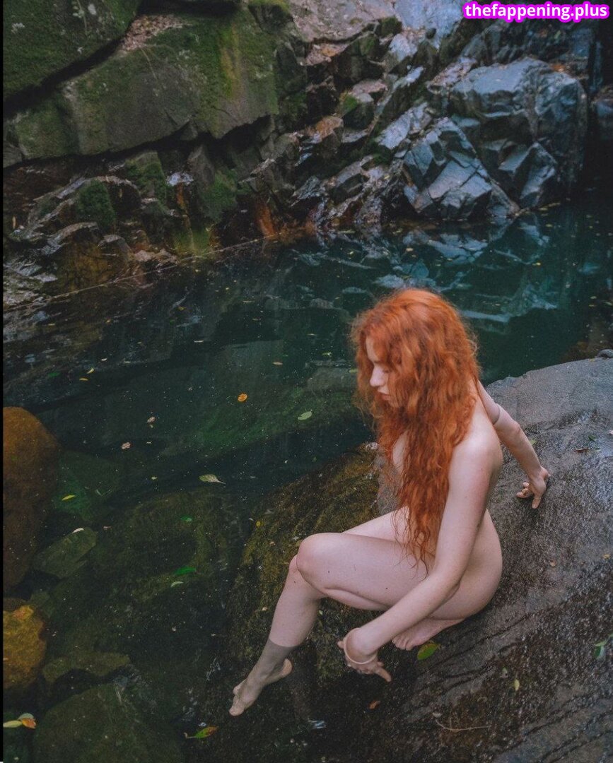 Full leaked Ariana grande/ private onlyfans photo