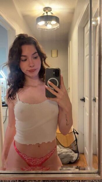 Full leaked Alexa pea/ private onlyfans photo