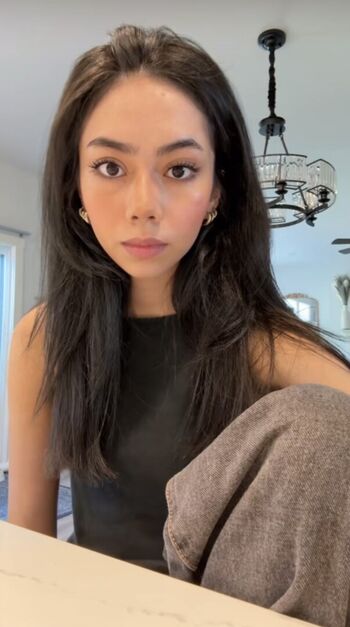 Full leaked Dreianova/ private onlyfans photo