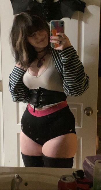 Full leaked Kittynic/ private onlyfans photo