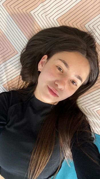 Full leaked Emiliaaa rose/ private onlyfans photo