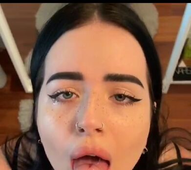 Full leaked Sasha foxxx/ private onlyfans photo