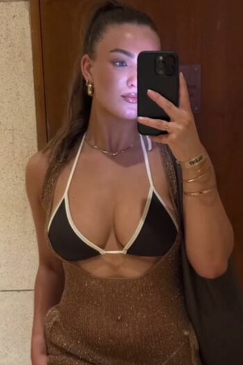 Full leaked Selena love/ private onlyfans photo