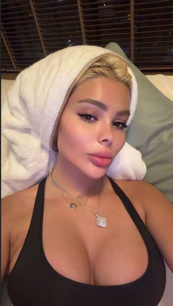 Full leaked Ecchivera/ private onlyfans photo
