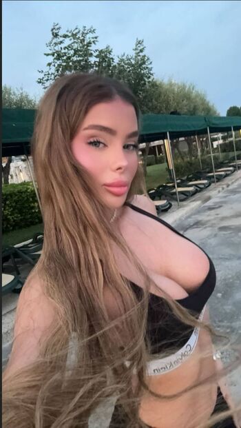 Full leaked Gordinhaka/ private onlyfans photo