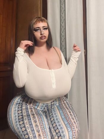 Full leaked Vee campbell / private onlyfans photo