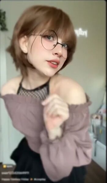 Full leaked Vivianwest / private onlyfans photo