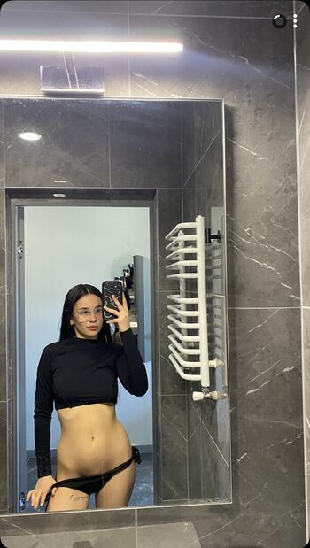 Full leaked Chaparrita linda/ private onlyfans photo