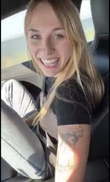 Full leaked Evie love/ private onlyfans photo